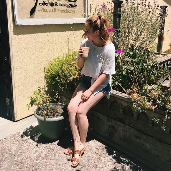 Meet Your Posher, Emily! - Picture 1 of 6